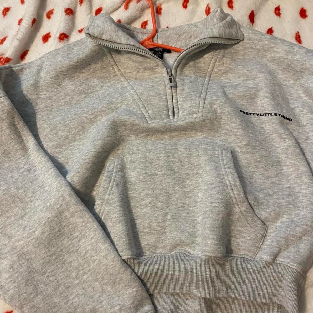 PrettyLittleThing Gray Zip Up Sweater with Sporty Design